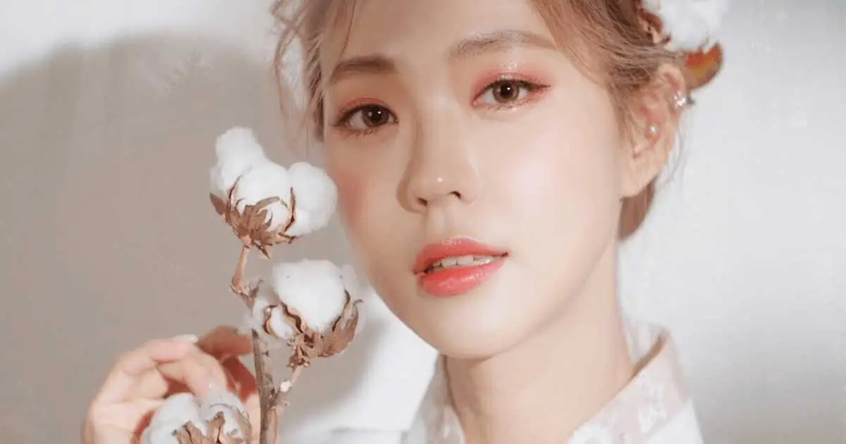 Trang Điểm Tự Nhiên Rạng Rỡ – Makeup Nhẹ Nhàng Giúp Khuôn Mặt Trong Trẻo Và Tự Nhiên