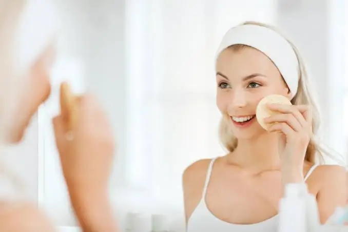 Bí Quyết Giúp Da Luôn Mềm Mại Tự Nhiên | Hướng Dẫn Chuyên Sâu Từ Chuyên Gia 2 Cách Chăm Sóc Da Đúng Cách Giúp Da Luôn Mềm Mại Tự Nhiên Khi Thoa Sản Phẩm Dưỡng Ẩm