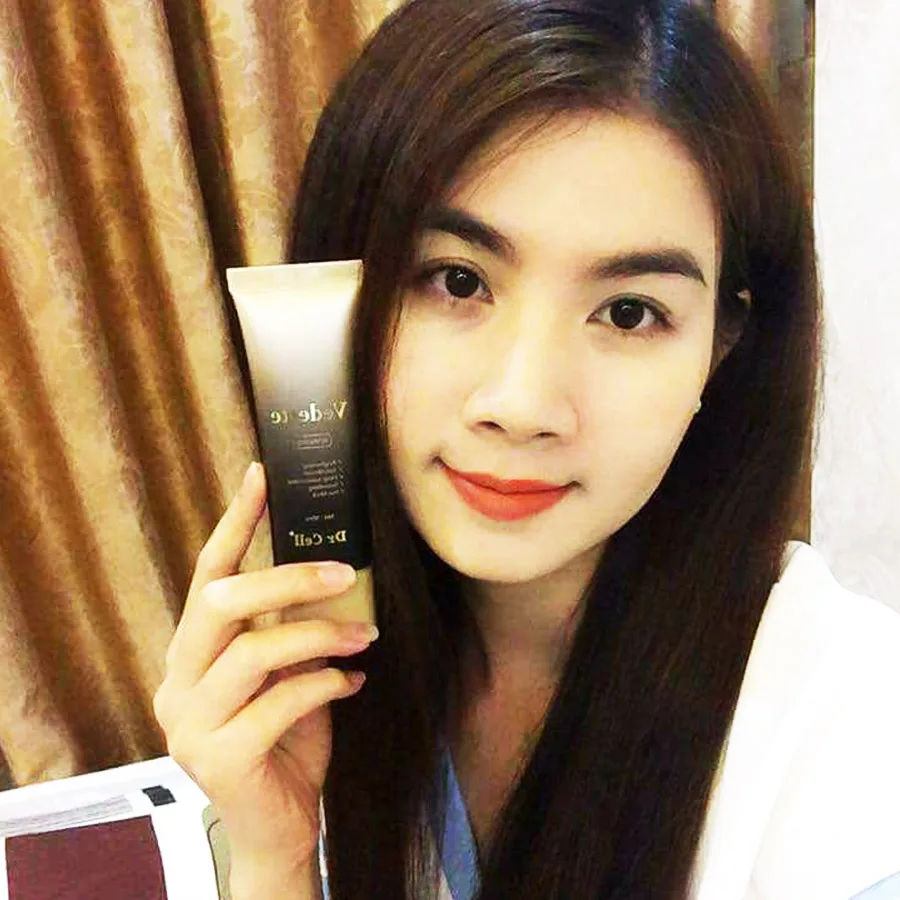 Người Mẫu Sử Dụng Kem Tươi Dr Cell Chống Nắng Dưỡng Trắng