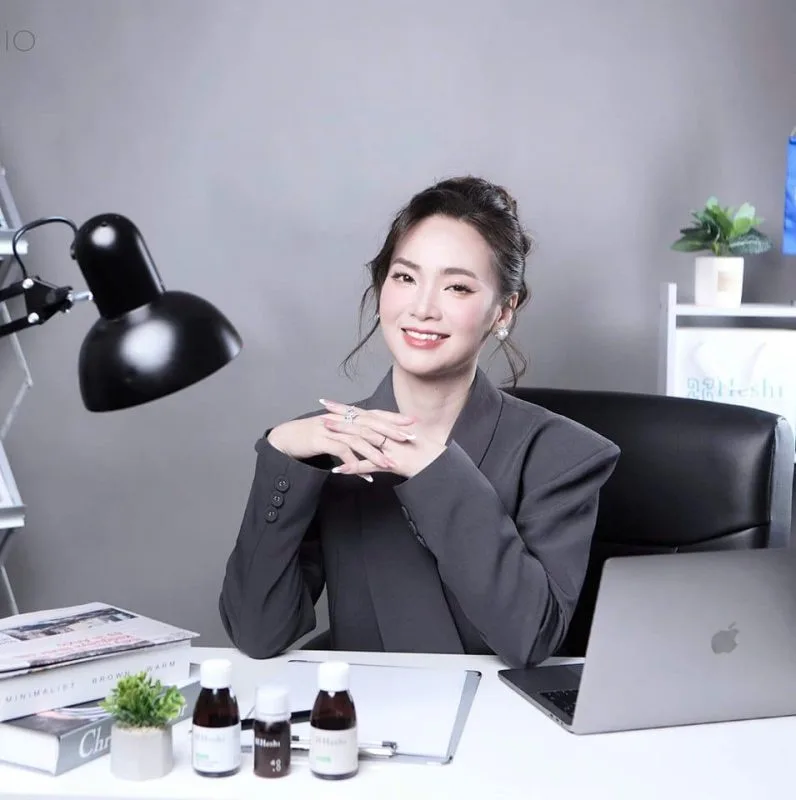 Liệu Trình Trị Mụn Chuyên Sâu Cam Kết Hiệu Quả 2 Vũ Thị Trà My Ceo Founder Mỹ Phẩm 2T, Giám Kinh Doanh Mỹ Phẩm Heshi