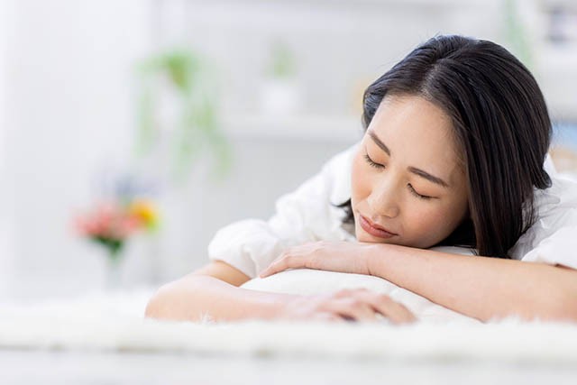Phụ Nữ Sau 40 Tuổi Tại Sao Cần Chăm Sóc Da Chuyên Sâu? 22 Phụ Nữ Sau 40 Tuổi Sở Hữu Làn Da Tươi Trẻ, Tự Nhiên Nhờ Chăm Sóc Da Chuyên Sâu