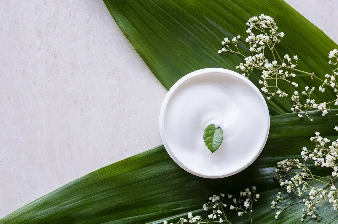 Lợi Ích Mỹ Phẩm Hữu Cơ Chăm Sóc Da An Toàn Và Hiệu Quả 2 Cung Cấp Dưỡng Chất Thiên Nhiên