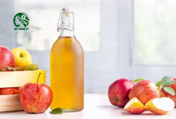 Dung dịch giấm táo pha loãng giảm nám da