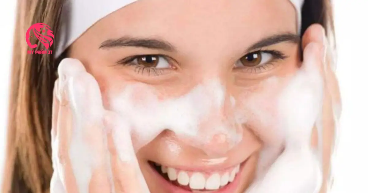 rửa mặt sạch sâu cho làn da khỏi ô nhiễm không khí
