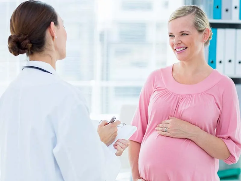 Nên Tham Khảo Ý Kiến Bác Sĩ Khi Lựa Chọn Mỹ Phẩm Dưỡng Da Cho Bà Bầu