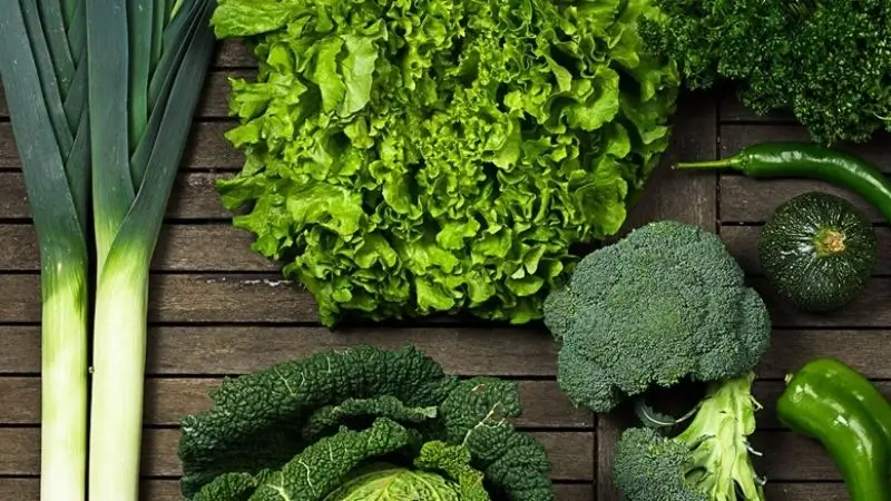 chế độ ăn nhiều rau xanh dành cho da dầu mụn