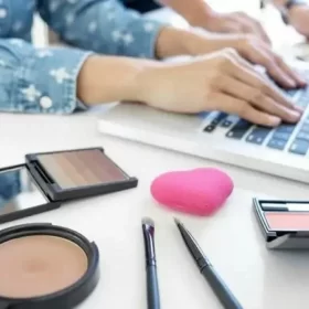 xu hướng kinh doanh mỹ phẩm 2025