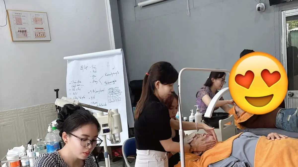 Vũ Thị Trà My thực hành chuyển giao phác đồ điều trị nám