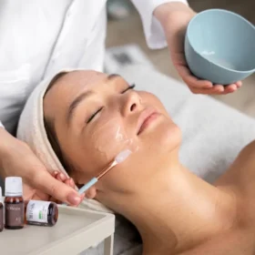 Sản Phẩm Peel Da Cho Da Mụn Tốt Nhất Hiện Nay – Cách Chọn Đúng Để Không Kích Ứng