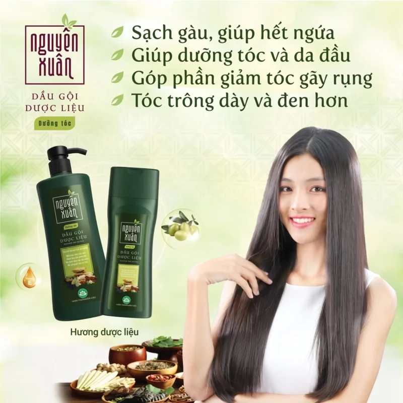 Hình Ảnh Quảng Cáo Dầu Gội Dược Liệu Nguyên Xuân Loại Dưỡng Tóc Chai Xanh Lá Mô Tả Cô Gái Tóc Đen Mượt Dài Bối Cảnh Các Dược Liệu Tự Nhiên Bưởi Oliu Icon Vitamin E Và 4 Lợi Ích Chính