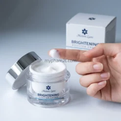 Texture Kem Dưỡng Sáng Da Brightening Bosster Cream Trên Ngón Tay