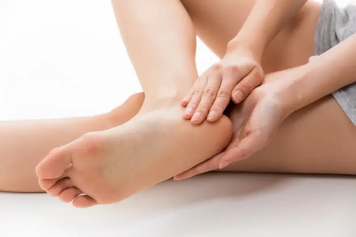 Phục Hồi Gót Chân Mềm Mịn