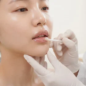 Hướng Dẫn Quy Trình Bôi Son Dưỡng Môi Đúng Cách Tại Nhà